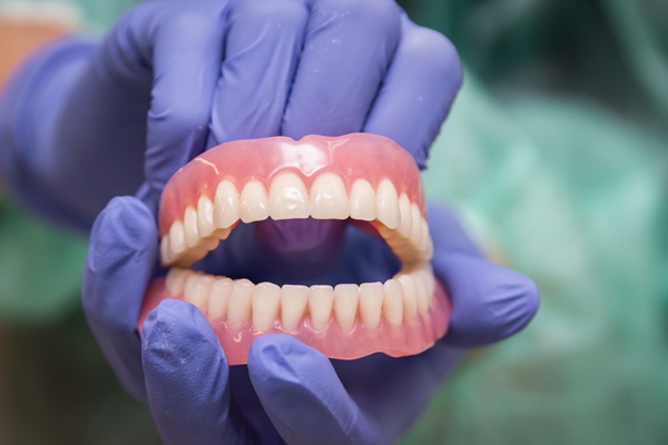 Things To Look For To Find Realistic Dentures